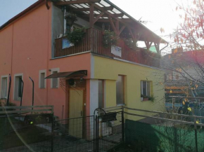 Rodinný půldomek s vybavením a bazenem, Zruc Nad Sázavou